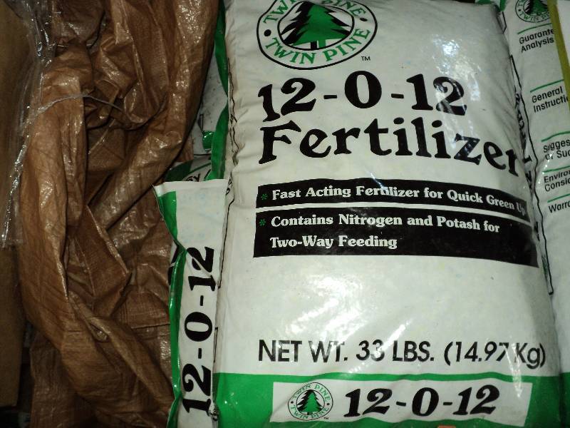 1 bag of Twin pine fertilizer, 33 l...