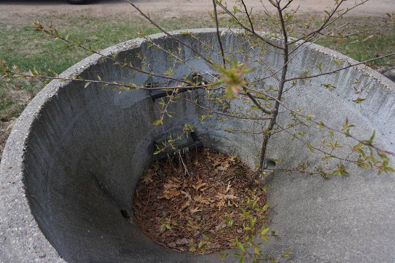 Large Concrete Under Ground Shaft Cap With Ladder