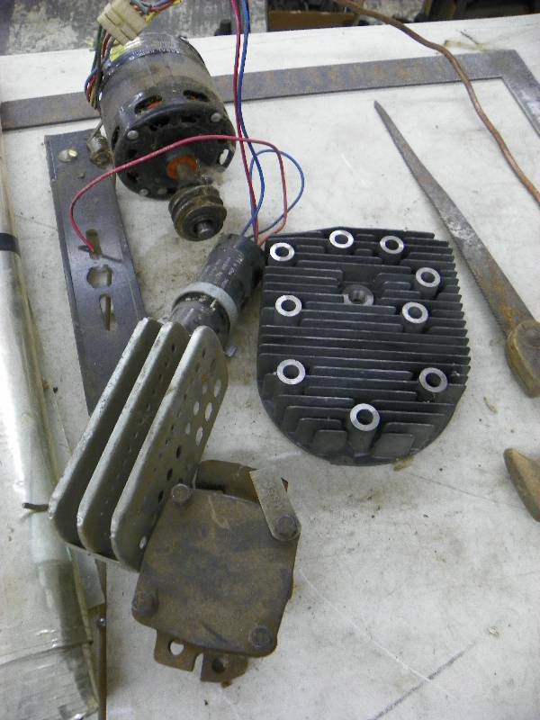 lot 262 image: tool box tray, square, saw, head, misc parts