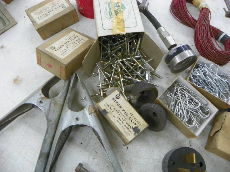 lot 271 image: Clamps, small hardwares, universal joint, gauge, pressure regulator, small oiler can