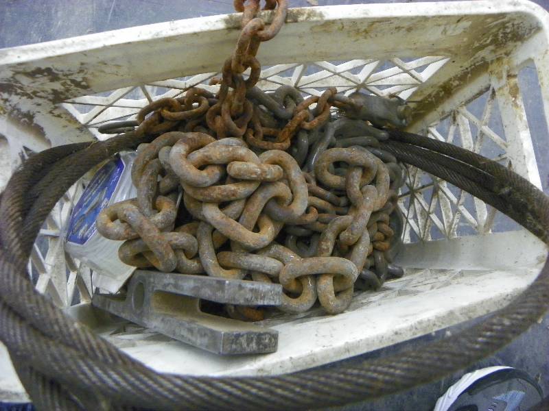lot 424 image: CHAIN AND STEEL CABLE