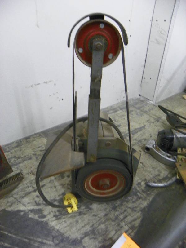 lot 448 image: Quick Sand sander with Westinghouse motor