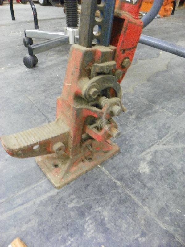 lot 470 image: Handyman Jack