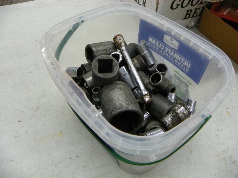 lot 481 image: Sockets