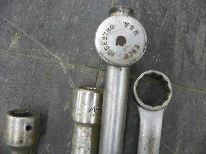 lot 483 image: Wrench and socket extensions