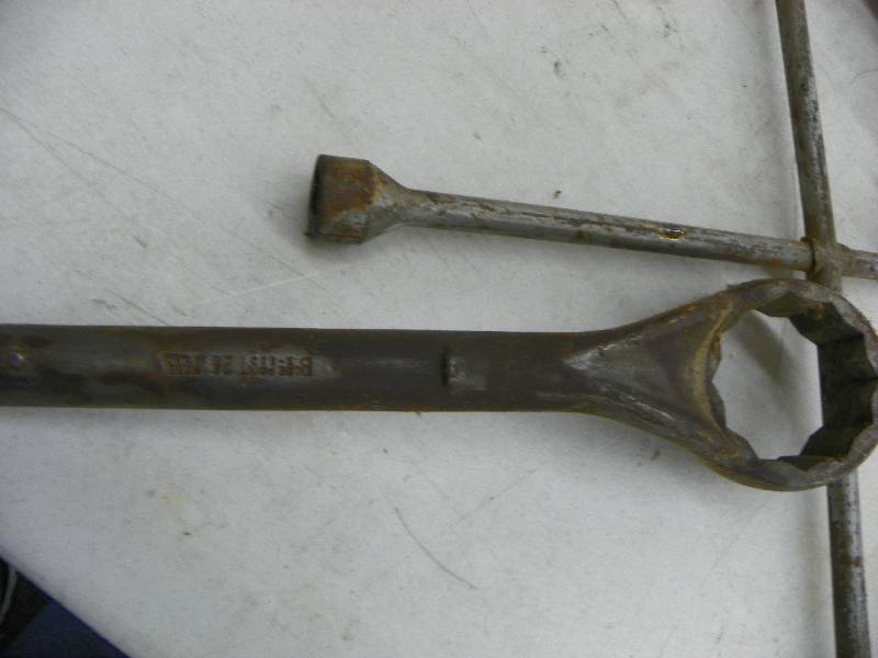 lot 490 image: Tire wrench, wrench and electric drill