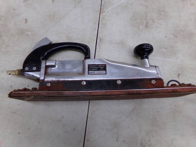 lot 511 image: Powermate double piston Straight line sander and stanley thermos