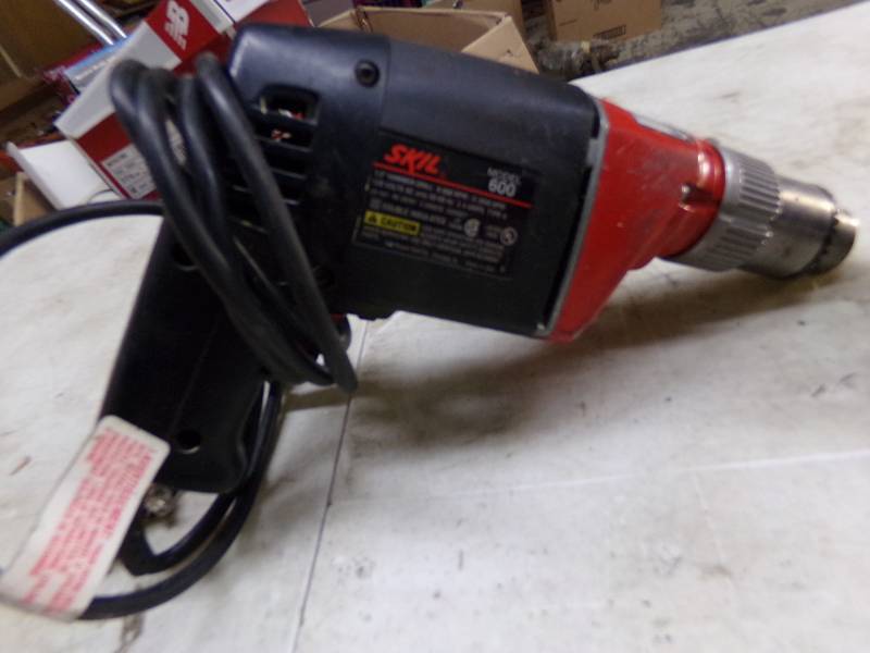 lot 516 image: Skil electric drill and Stanley stapler