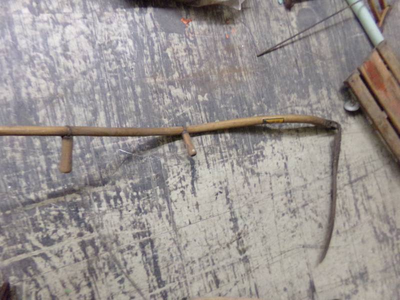 lot 518 image: Two scythes
