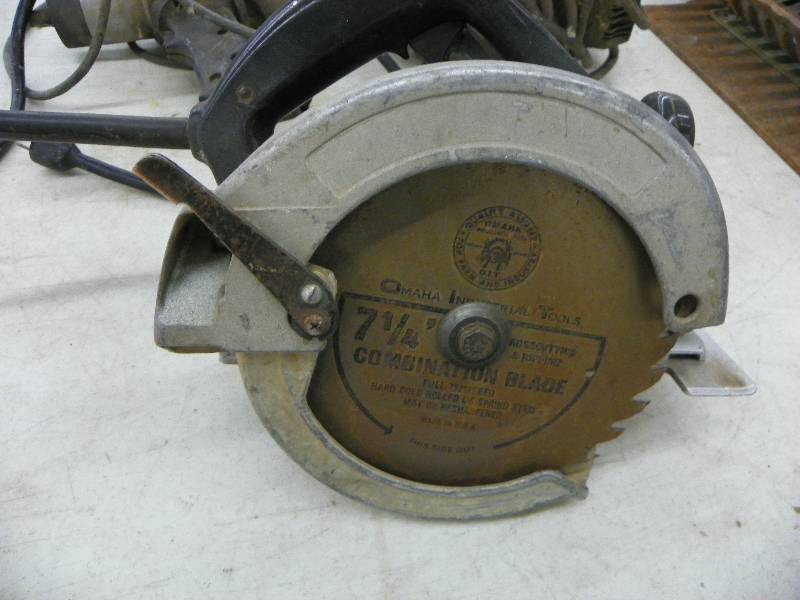 lot 552 image: Circular Saw and two electric drills