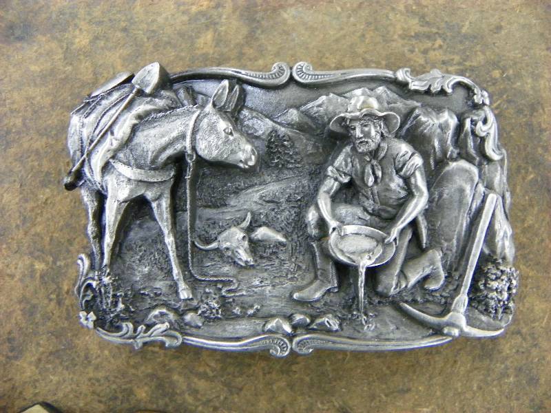 lot 560 image: Belt Buckles