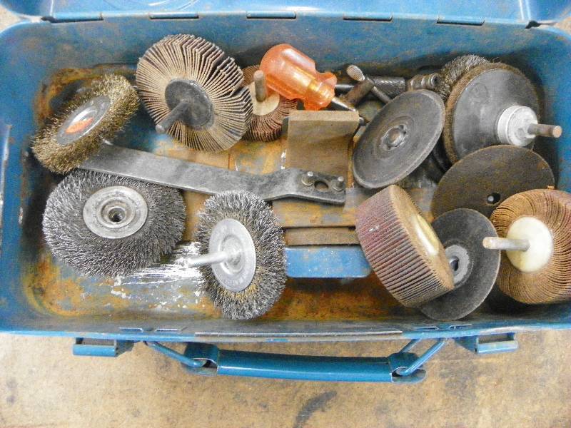 lot 563 image: Mac Tools Air Tool and tool box with grinding wheels
