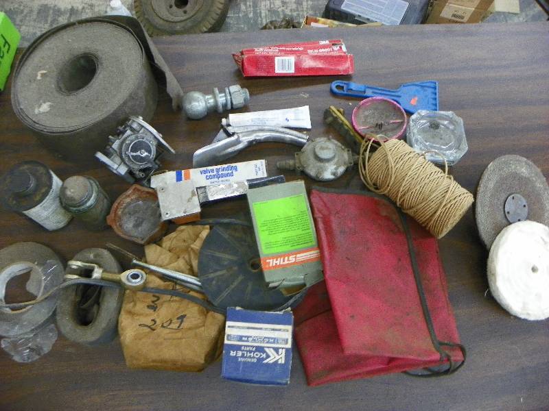 lot 575 image: Misc garage items