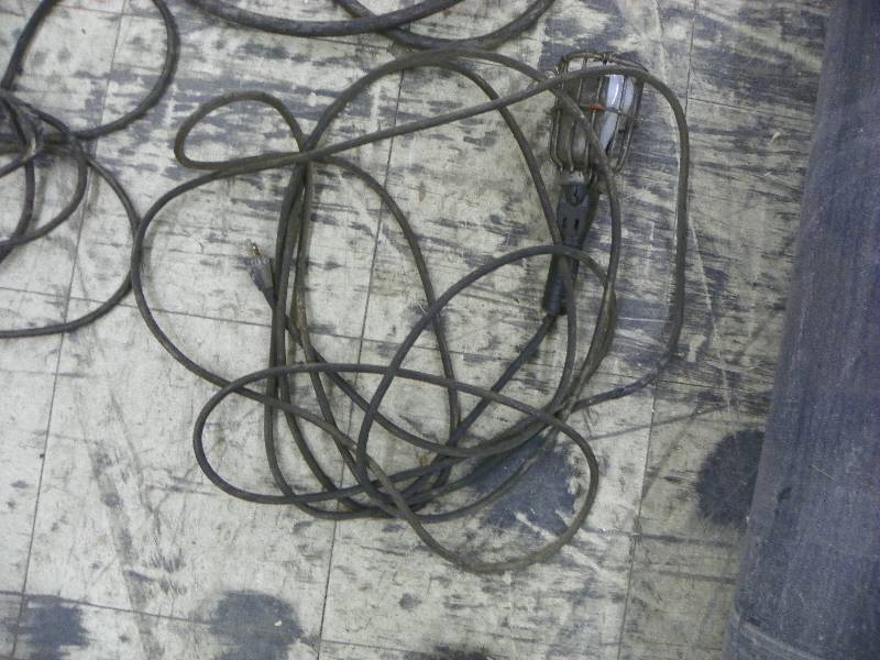 lot 576 image: Work light and two trouble lights