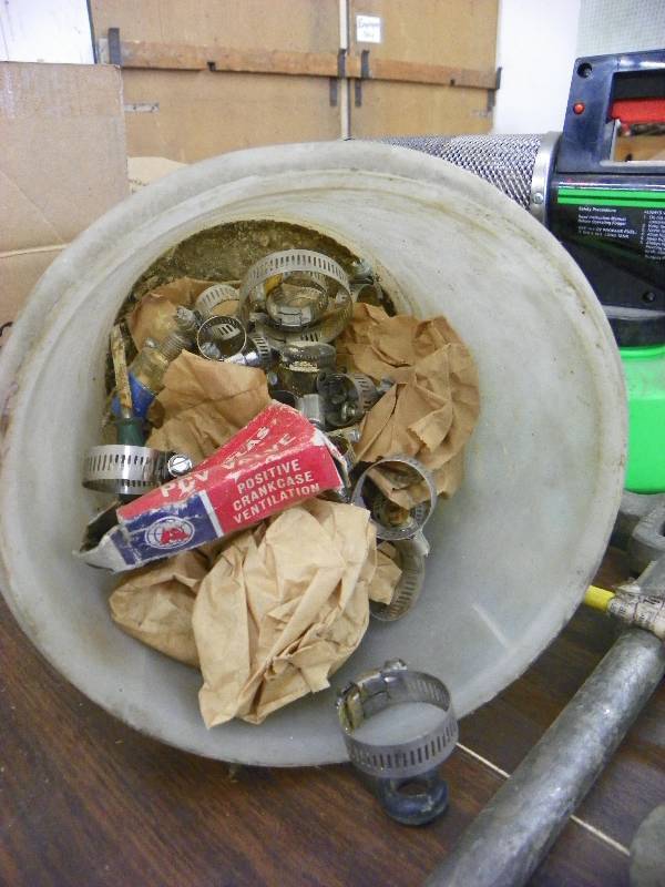 lot 577 image: Misc Garage Items, bug sprayer