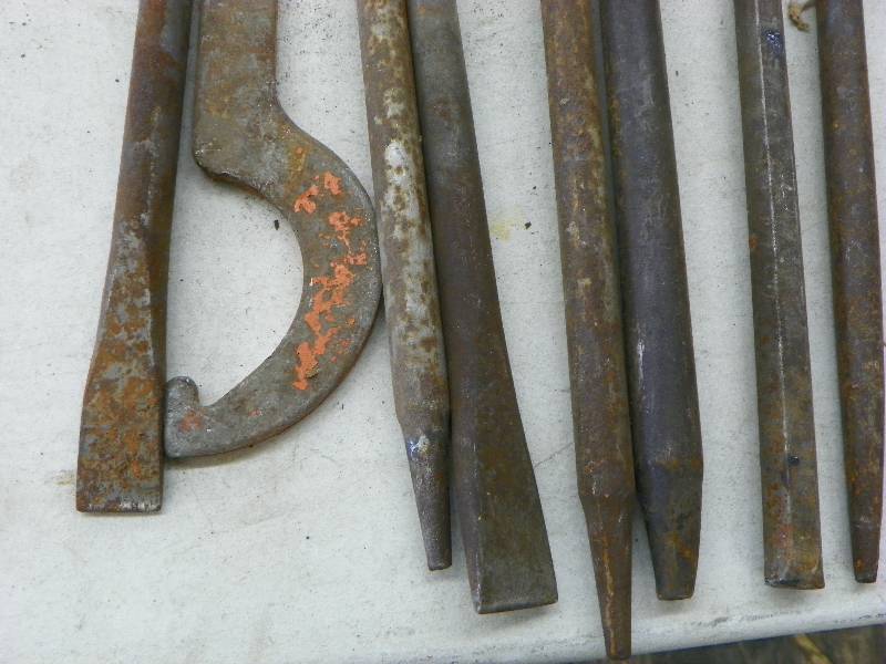 lot 582 image: Chisels