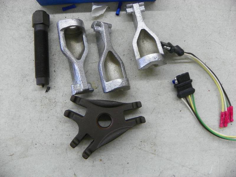 lot 585 image: Double Flaring Tool kit