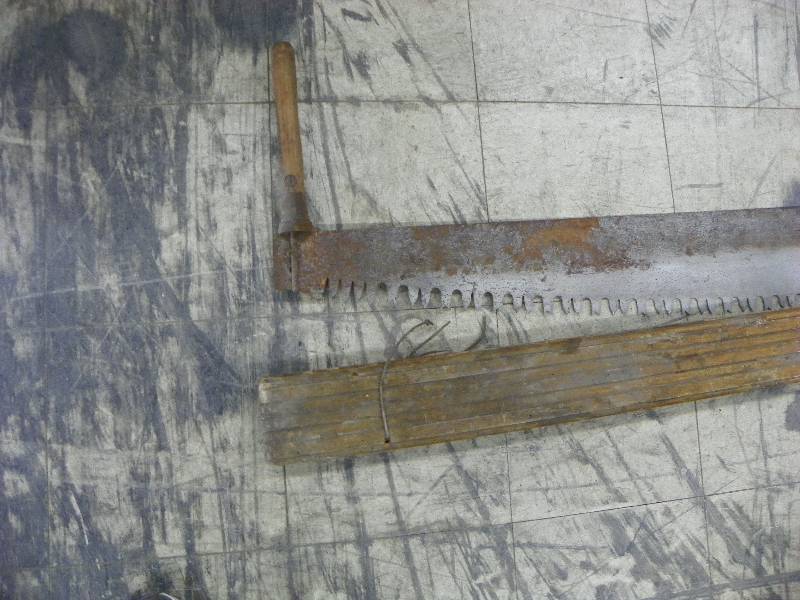 lot 593 image: Old two man saw