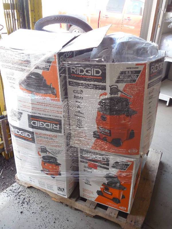 lot 9 image: PALLET LOT OF SHOP VACS FOR REPAIR OR PARTS