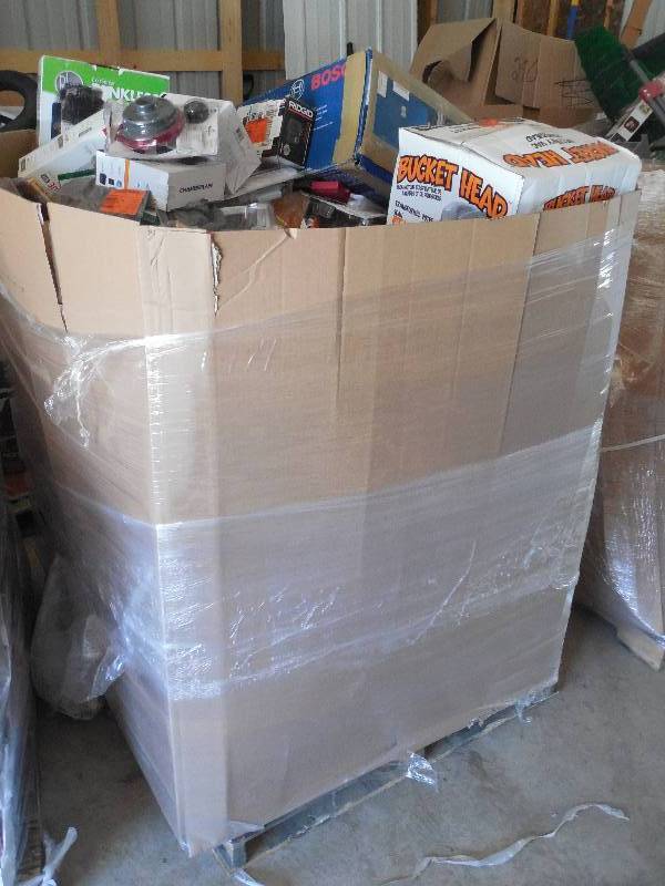 lot 11 image: PALLET LOT OF GENERAL MERCHANDISE AND TOOLS
