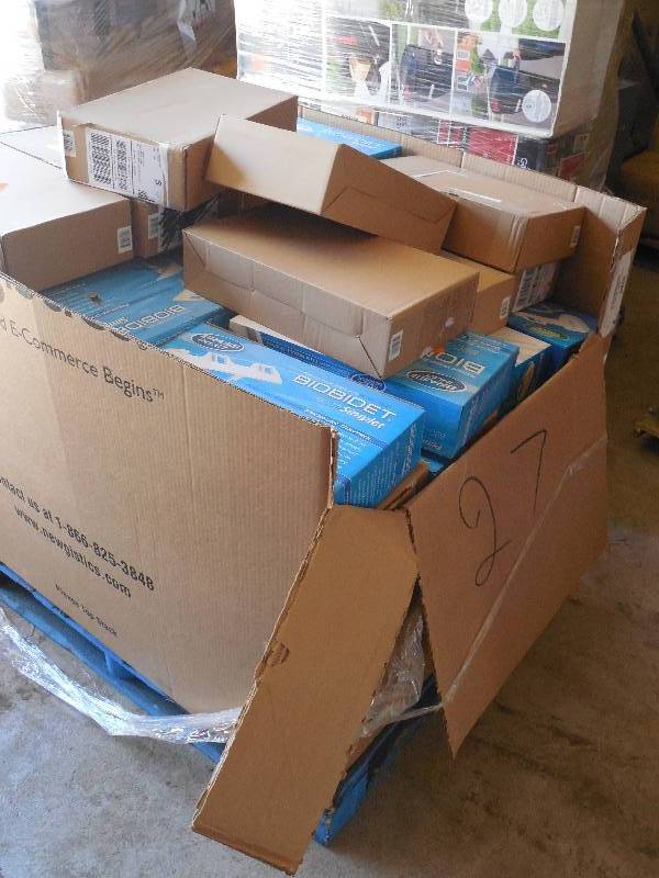 lot 14 image: Pallet lot of BioBidet Simplet BB-70 Fresh Water Spray Non-Electric Mechanical Bidet