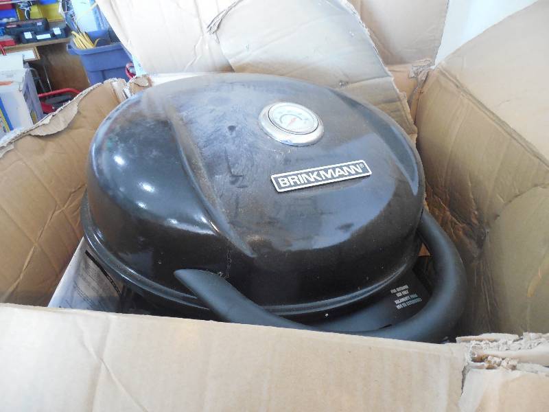 lot 23 image: BRINKMAN 2 BURNER PATIO GRILL