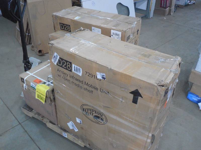 lot 35 image: PALLET LOT OF MERCHANDISE