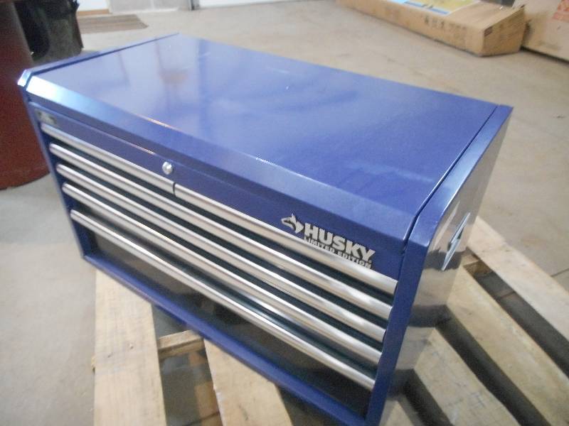 lot 39 image: HUSKY 36 TOOL BOX  CABINET