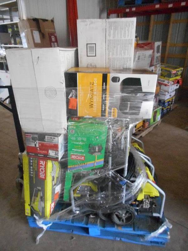 lot 40 image: PALLET LOT OF GENERAL MERCHANDISE AND TOOLS