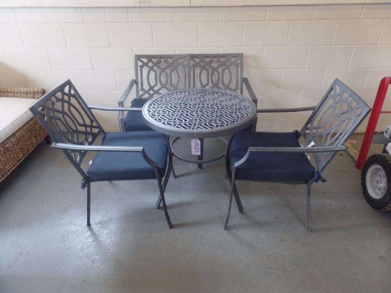 PATIO SET