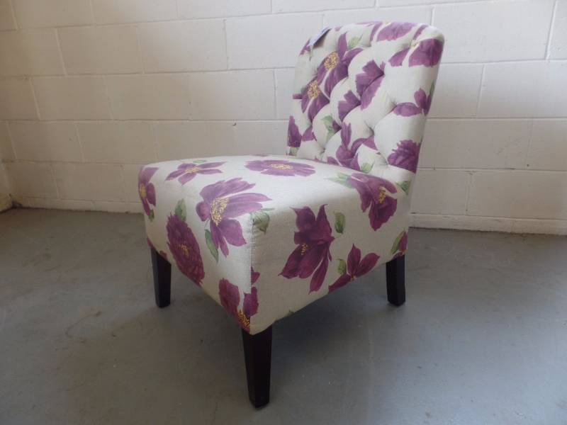 ACCENT CHAIR