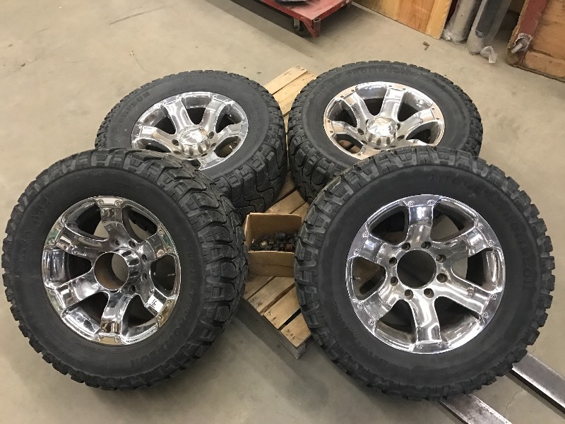 lot 16 image: (4) Eagle Alloy Truck Wheels With Tires