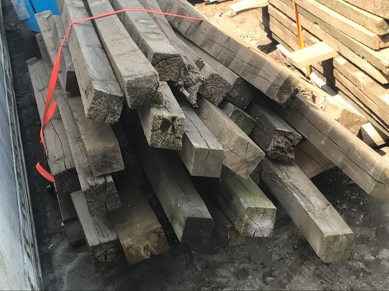 lot 24 image: Pallet Of Assorted Timber
