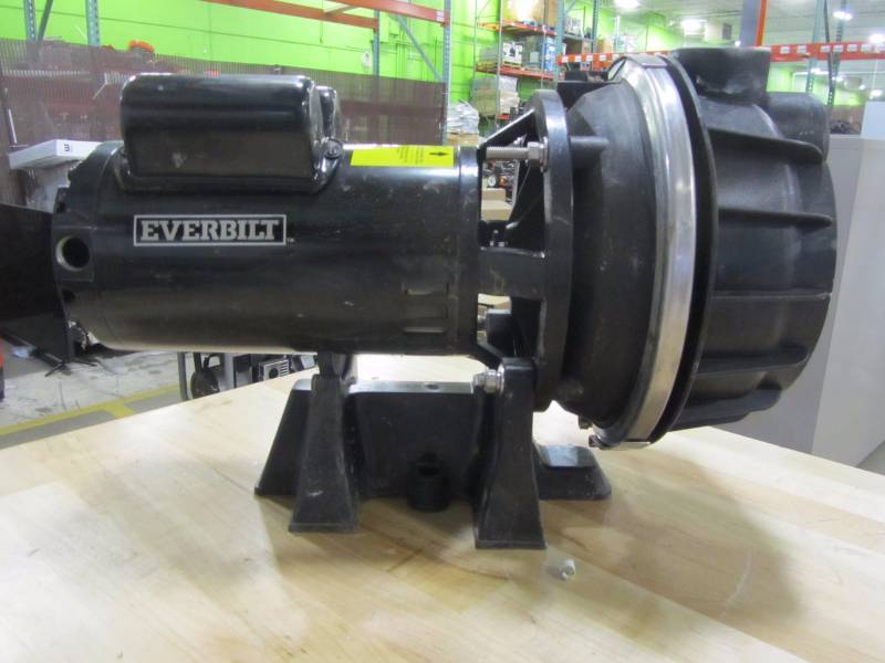 lot 39 image: Everbilt 1 hp thermoplastic sprinkler pump