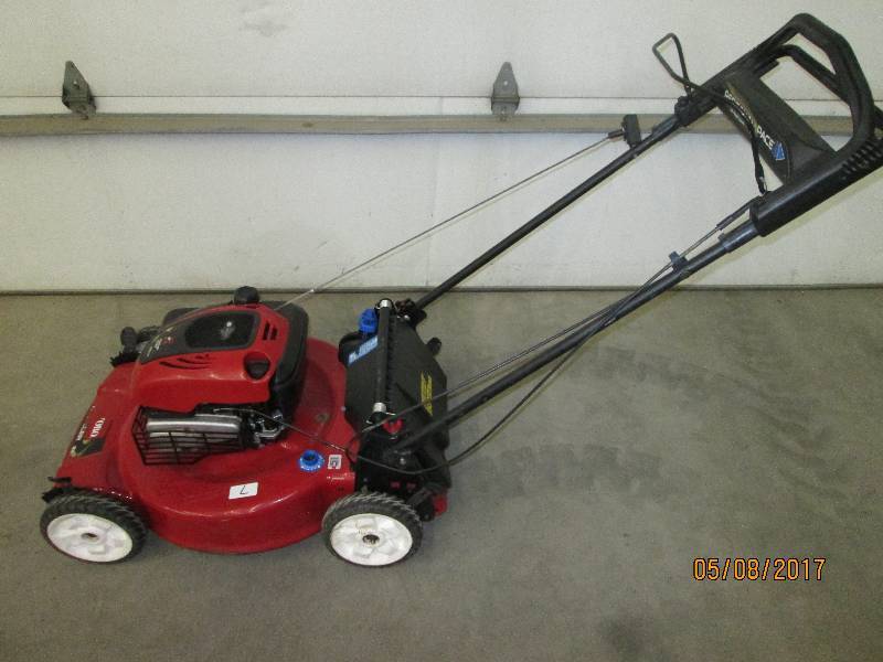 lot 7 image: Toro Super Recycler Lawn Mower