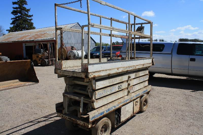 lot 3A image: Alpha 2030 Scissors Lift
