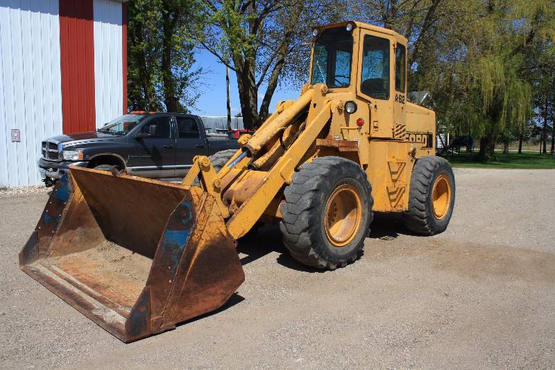 lot 1C image: Ford A62 Wheel Loader  Pay Loader Turbo Diesel with Forks and Bucket
