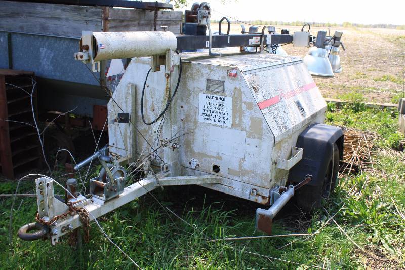 lot 7 image: Generac Magnum Mobile Light Tower