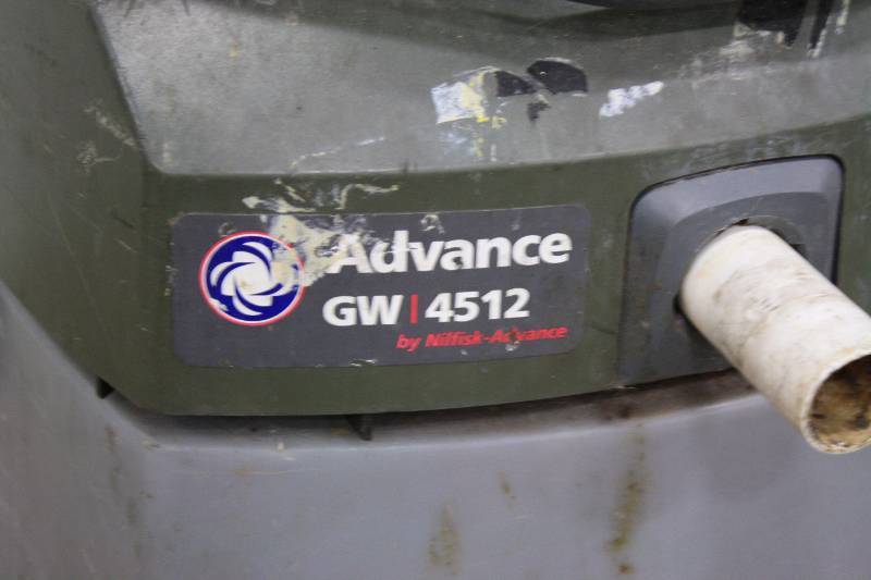 lot 132 image: Advance GW 4512 Commercial WetDry Vacuum
