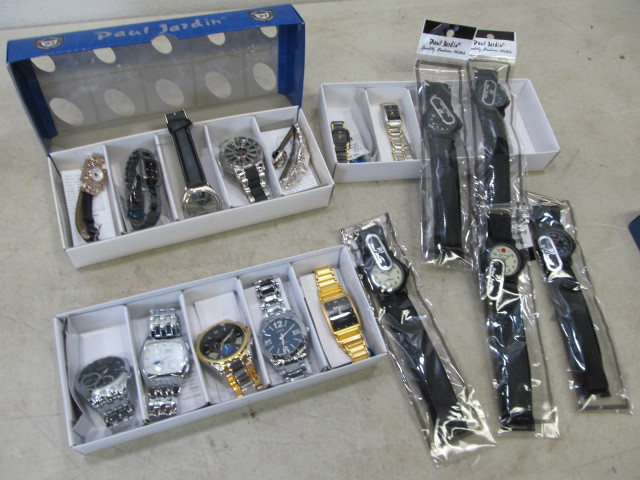 lot 36 image: Lot of BRAND NEW Watches