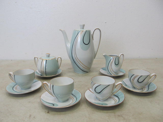 lot 43 image: Vintage German Hertel-Jacob Porcelain Tea Set