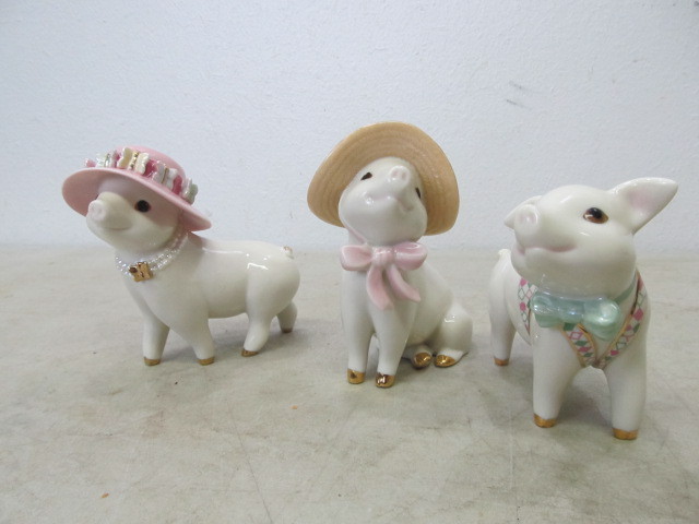lot 45 image: Set of 3 LENOX Porcelain Pigs