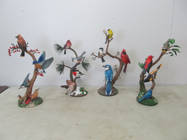 lot 46 image: Complete Set of Danbury Mint Seasonal Bird Figurines