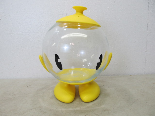 lot 69 image: Italian UNITED PETS Bubble Glass Fish Bowl