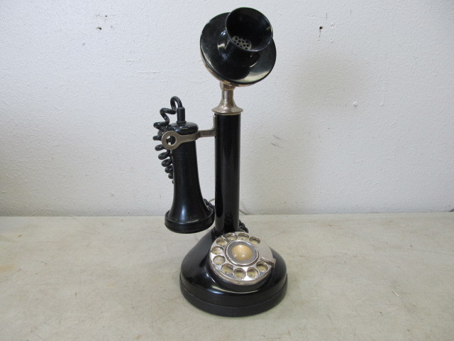 lot 73 image: Vintage Semicon Sel American Classic Candlestick Phone