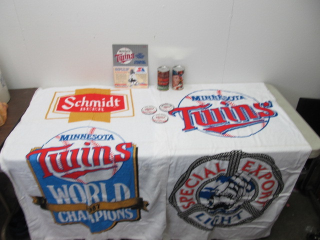 lot 85 image: Lot of Twins Memorabilia