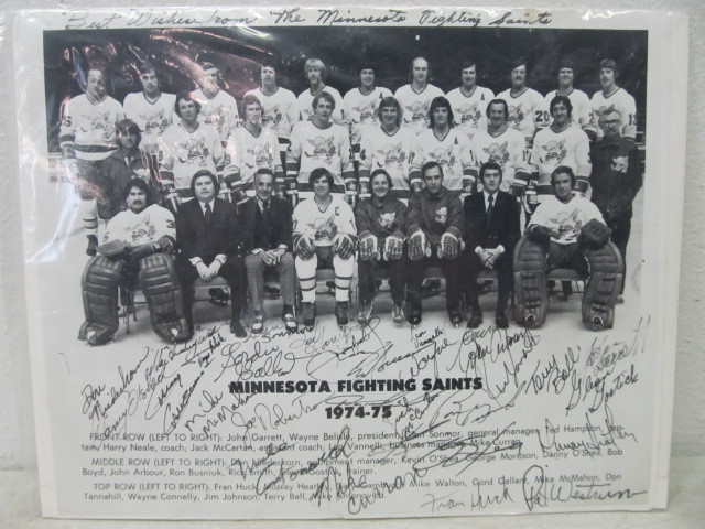 lot 86 image: Orig 1970s Minnesota Fighting Saints TEAM SIGNED Hockey Photo