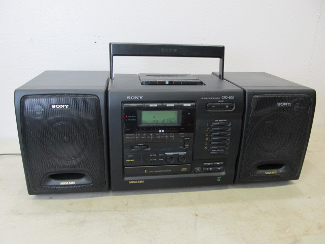 lot 97 image: Vintage Sony CFD-600 Boombox