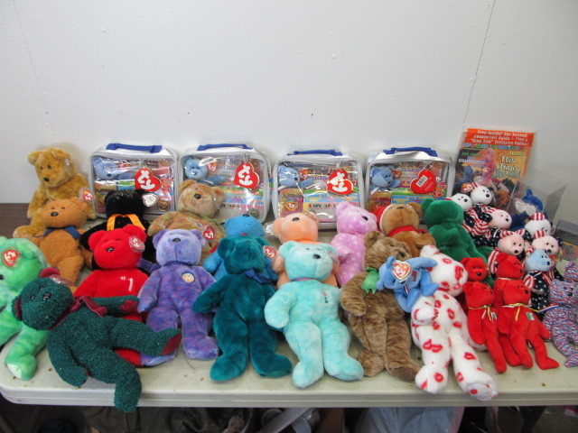 lot 107 image: Collection of Beanie Babies & Buddies