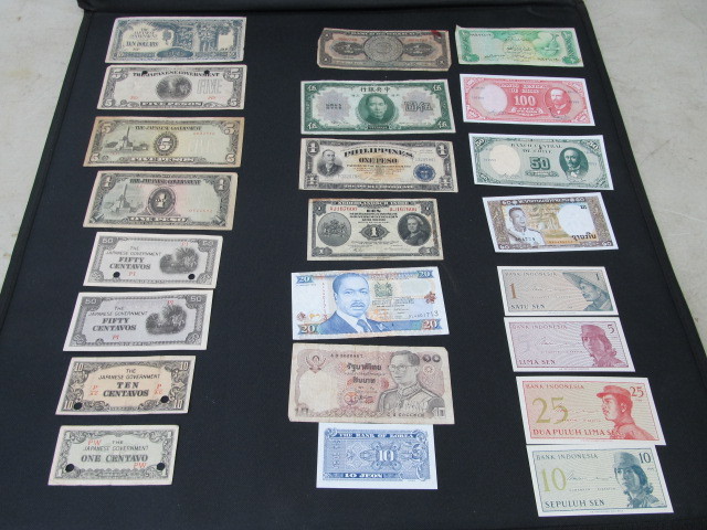 lot 135 image: Lot of Old Foreign Bills